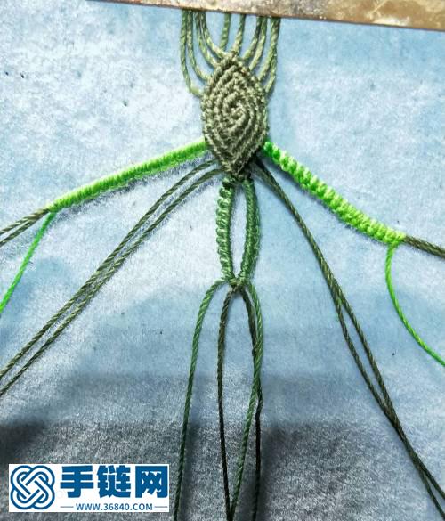 一個比較隨性的南紅花花手鏈