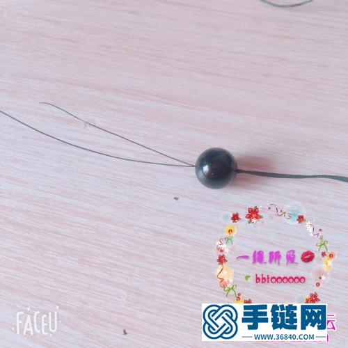 繩和珠子做線頭可愛小人掛件的編制教程
