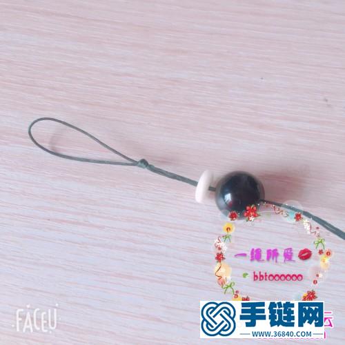 繩和珠子做線頭可愛小人掛件的編制教程