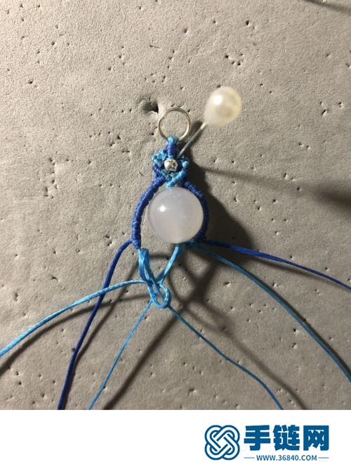 中國結扁蠟玉髓珠耳墜的編制方法