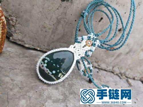 扁蠟包石項鏈吊墜的詳細編制方法
