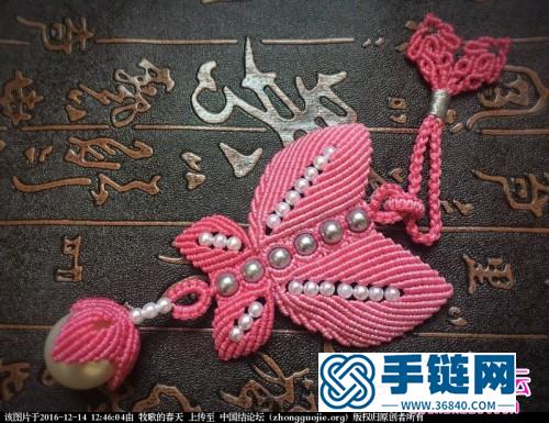 中國結編織制作的粉蝶戲珠小掛件