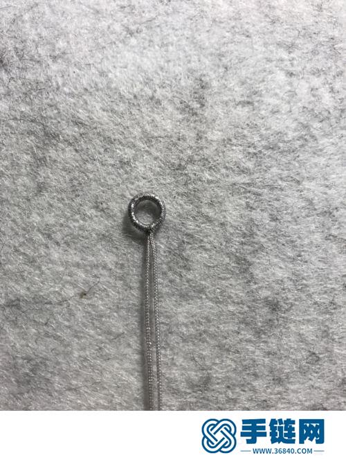 中國結清新玉線拼色小花小葉頸鏈的詳細編制方法