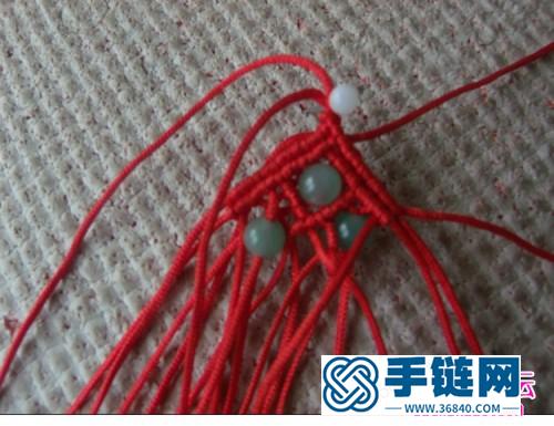 玉線和串珠編制四方手鏈的制作方法