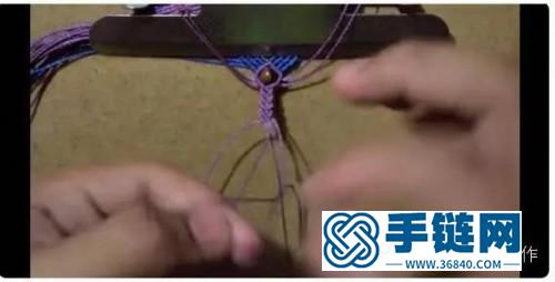 三色簡約蠟線手繩的詳細制作步驟圖