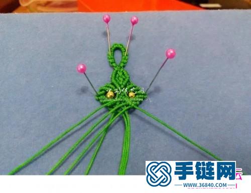 繩編玉線串珠清新花瓣形手鏈的詳細編制圖解