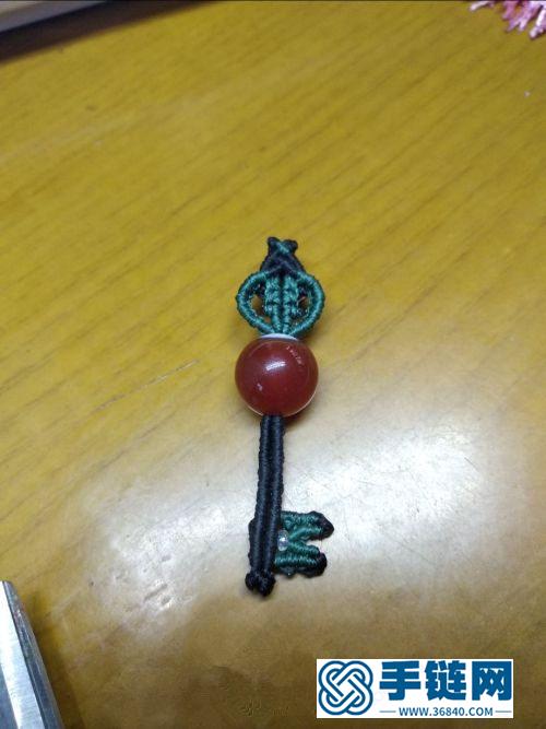 扁蠟單珠復古鑰匙小掛飾的制作方法