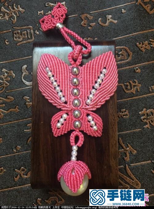 中國結編織制作的粉蝶戲珠小掛件