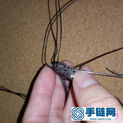 繩編圓拉長石銀鈴項鏈的詳細編制教程