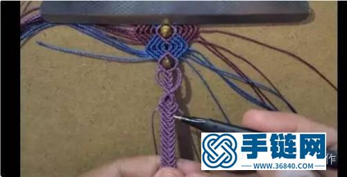 三色簡約蠟線手繩的詳細制作步驟圖