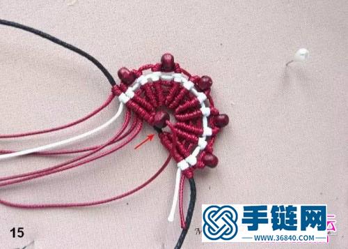 斜卷結繩遍過年紅色吉利耳飾的方法