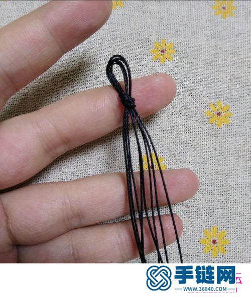 繩編花粉蜜蠟平安扣項鏈的詳細編制圖解
