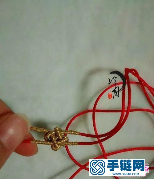 黃金吊墜寶寶手鏈的編制圖解