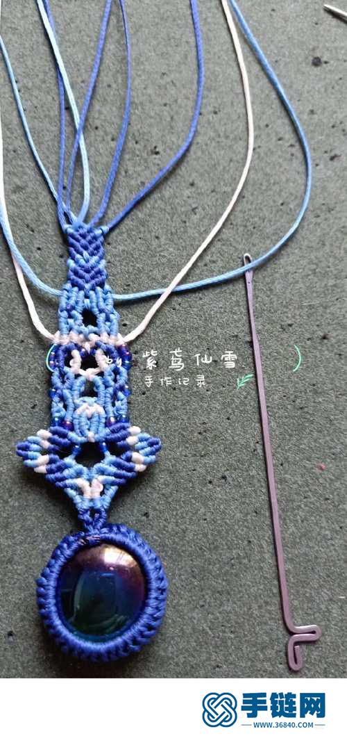 小清新藍(lán)顏包石手繩的詳細(xì)編制方法