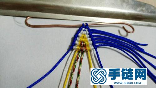 中國結(jié)編織的蝴蝶胸針圖片，有編法教程