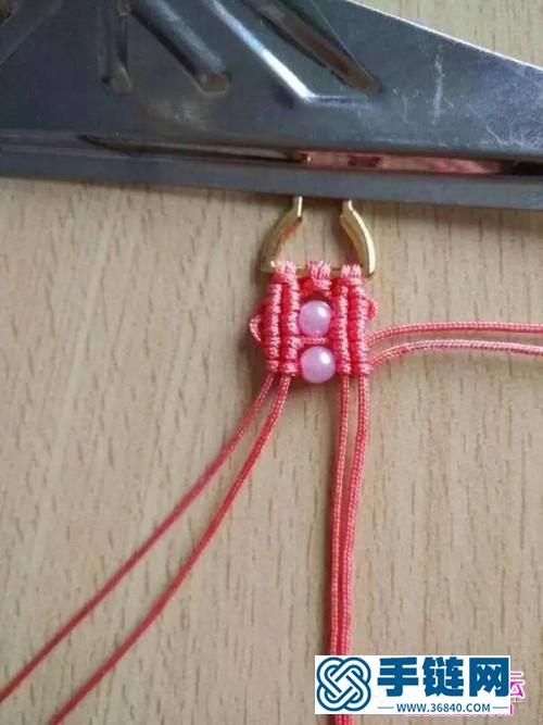 斜卷結串珠手鏈的制作方法
