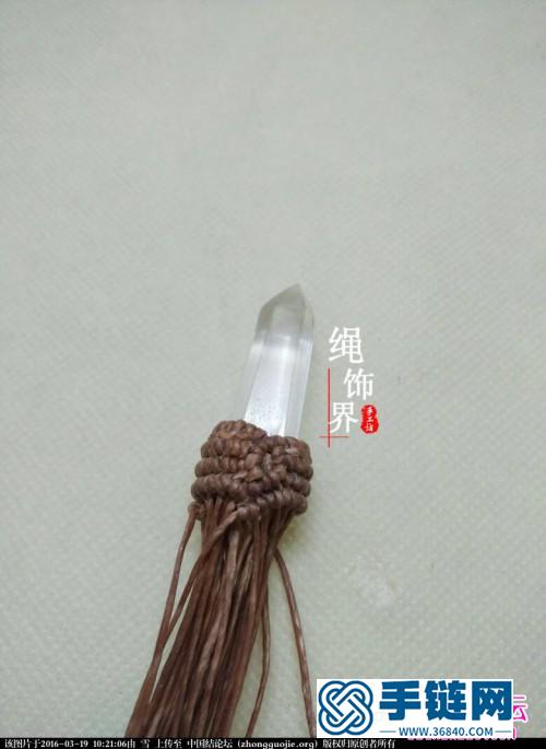 中國結編織青水晶柱包石項鏈吊墜的方法