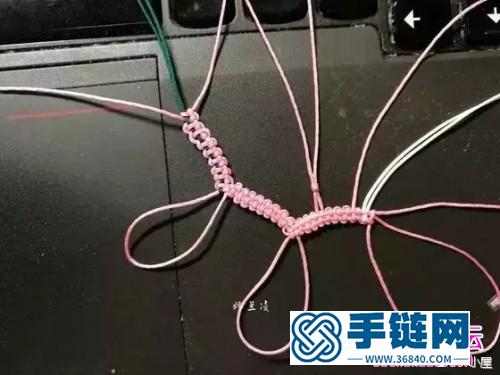 用繩編櫻花書簽的方法
