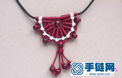 中國結(jié)編織半圓形的串珠吊墜圖解