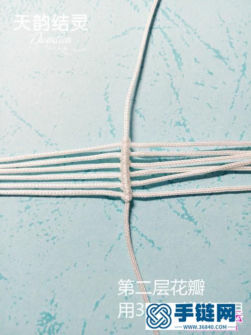 中國結(jié)編織蓮花車掛方法圖解