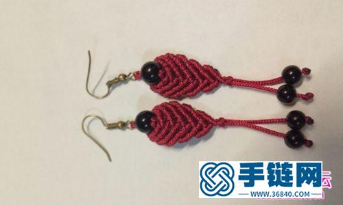 簡單玉線和串珠制作的魚兒造型的耳環(huán)