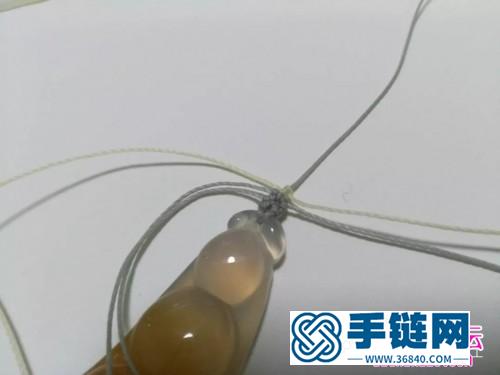 編繩銀翼清風(fēng)瑪瑙豆子吊墜的詳細(xì)編制圖解