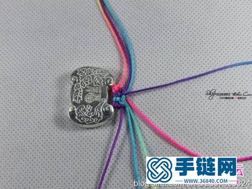 七彩繩編銀鎖項鏈的方法