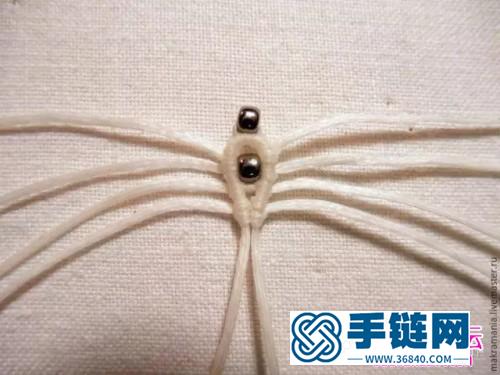 中國結編織純白串珠耳墜教程