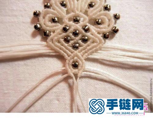 中國結(jié)白色耳墜的制作方法