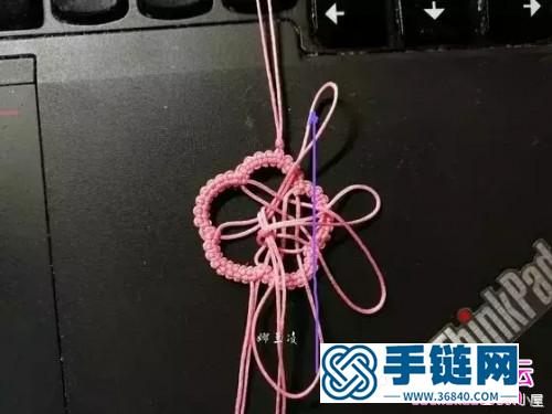 用繩編櫻花書簽的方法