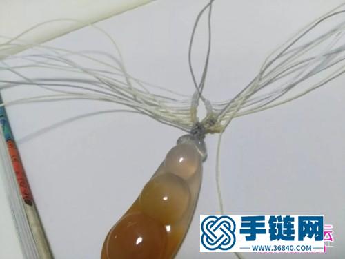 編繩銀翼清風(fēng)瑪瑙豆子吊墜的詳細(xì)編制圖解