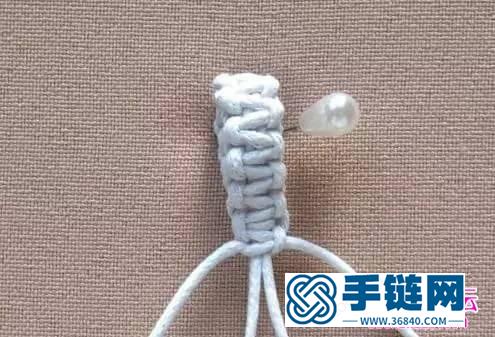 中國結編織鏤空蕾絲鉆石菱形掛件圖解