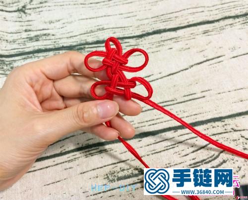 中國結編織制作的“豐”字掛飾圖片教程