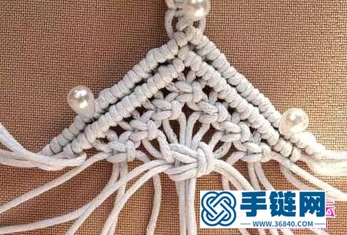 中國結編織鏤空蕾絲鉆石菱形掛件圖解