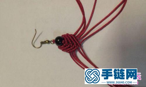 簡單玉線和串珠制作的魚兒造型的耳環(huán)