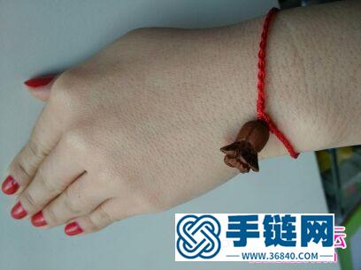 桃木蛇結(jié)紅繩手鐲的編法步驟圖