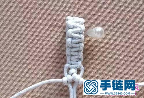 中國結編織鏤空蕾絲鉆石菱形掛件圖解
