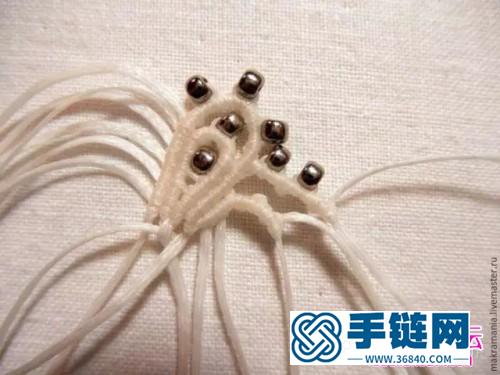 中國結編織純白串珠耳墜教程