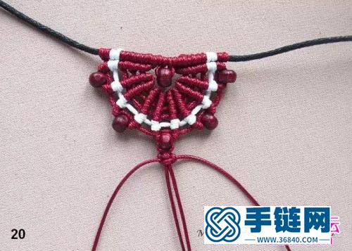蠟繩、木珠編織制作的扇形掛飾