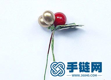 中國結編織制作的圣誕胸針圖解