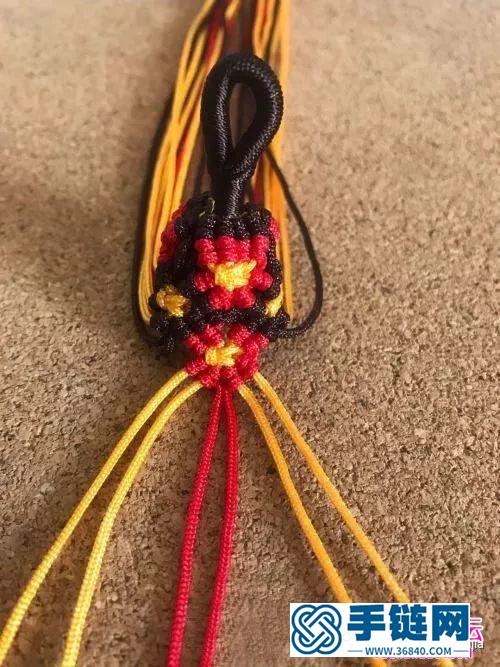 繩編柱形花朵掛飾的詳細編制圖解
