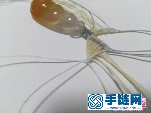 編繩銀翼清風(fēng)瑪瑙豆子吊墜的詳細(xì)編制圖解