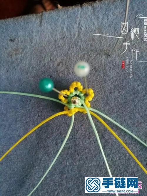 中國結編織黃色小花的方法圖解