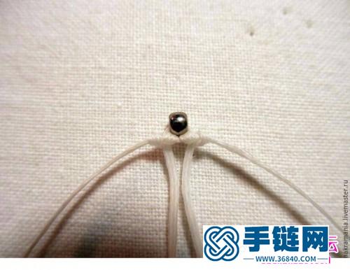 中國結(jié)白色耳墜的制作方法