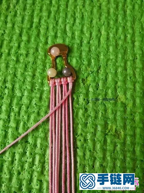 中國結(jié)編織七彩手繩的方法圖解