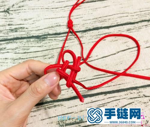 中國結編織制作的“豐”字掛飾圖片教程