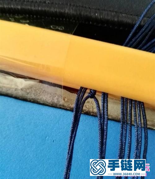 彩色米珠手繩教程制作步驟圖