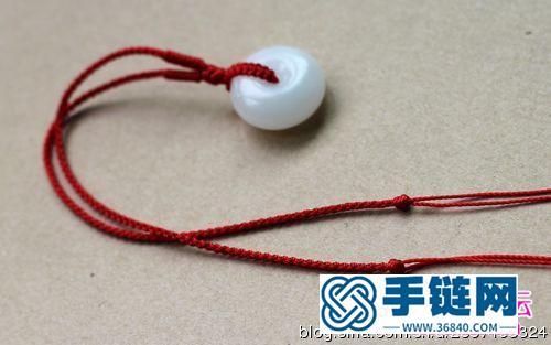 平安扣編條紅繩項鏈的制作方法