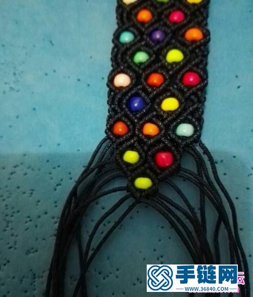 彩色米珠手繩教程制作步驟圖