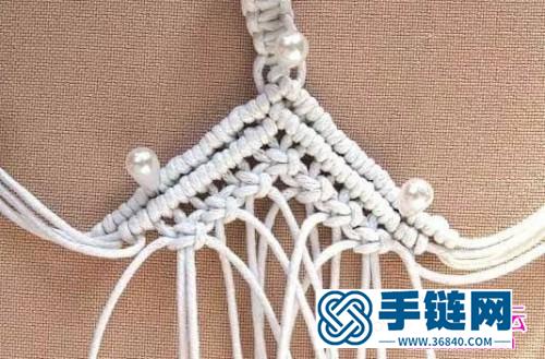 中國結編織鏤空蕾絲鉆石菱形掛件圖解